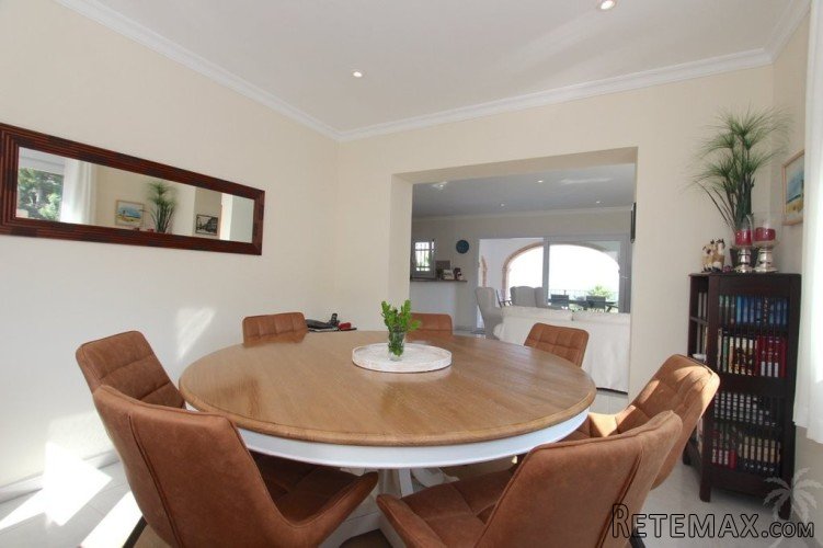 Impressive second line villa for sale in a sought after.. - 6