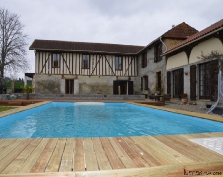 Large country house with spacious gite..