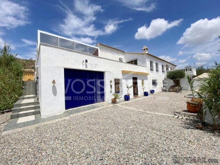NEW & EXCLUSIVE TO VOSS HOMES. A huge, impressively &.. - 6