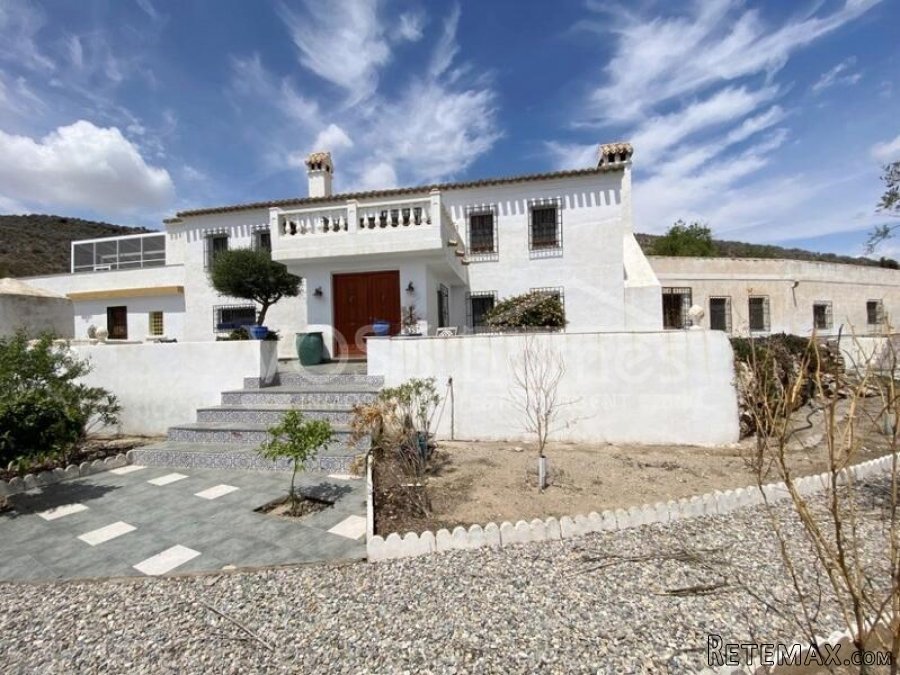NEW & EXCLUSIVE TO VOSS HOMES. A huge, impressively &.. - 8