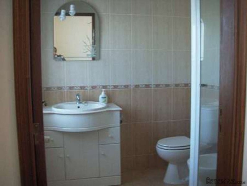 Semi detached 3 Bedroom House with.. - 2