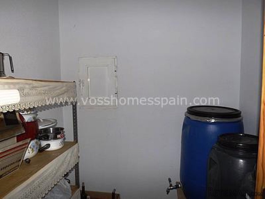 A 1 bed, 1 bath single storey, ( possibility to knock.. - 9
