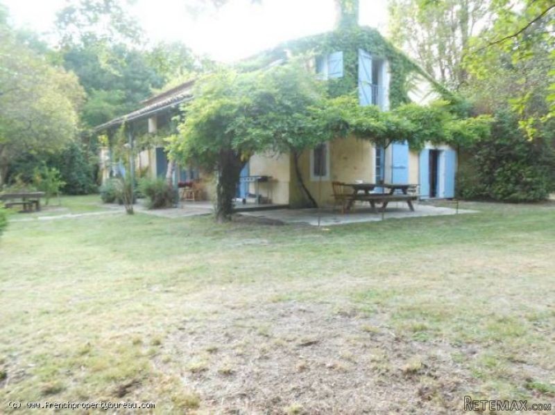 Country house with gite in 2 .5..
