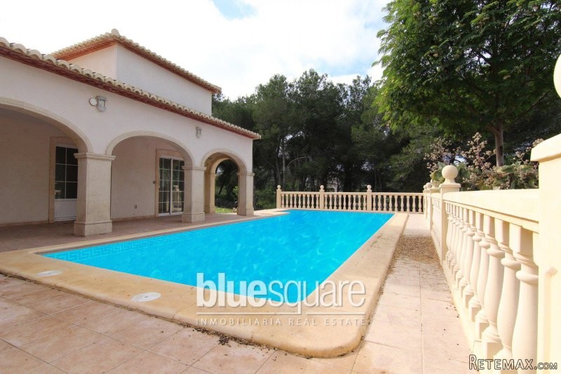4 Bedroom luxury villa close to the..