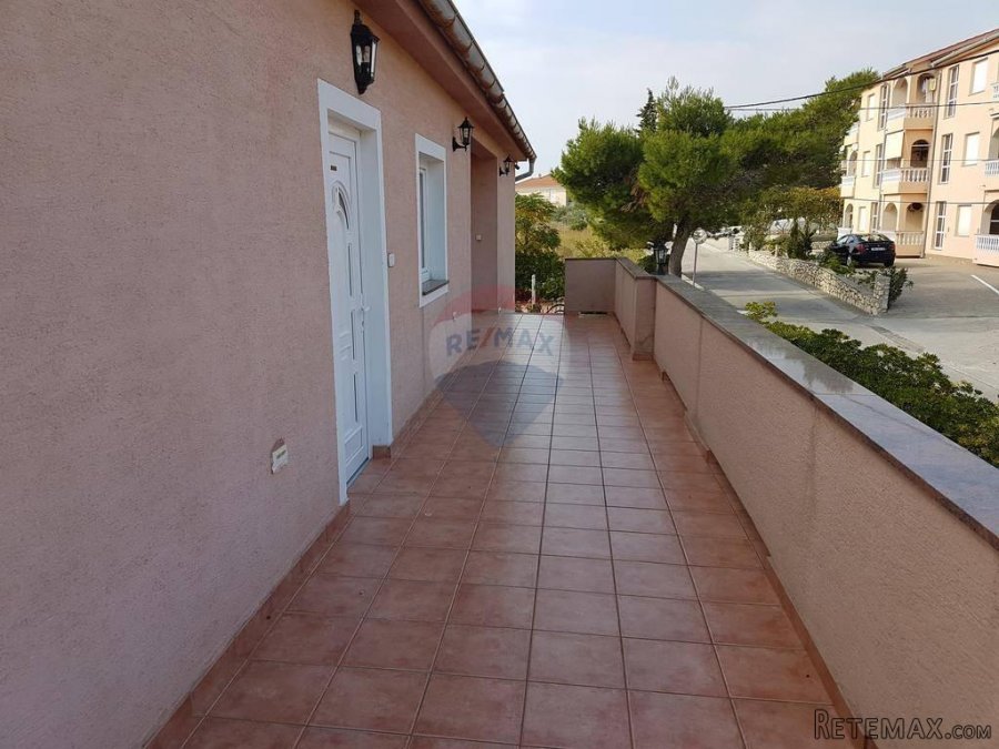 RAB-kuća sa 8 apartmana - 10