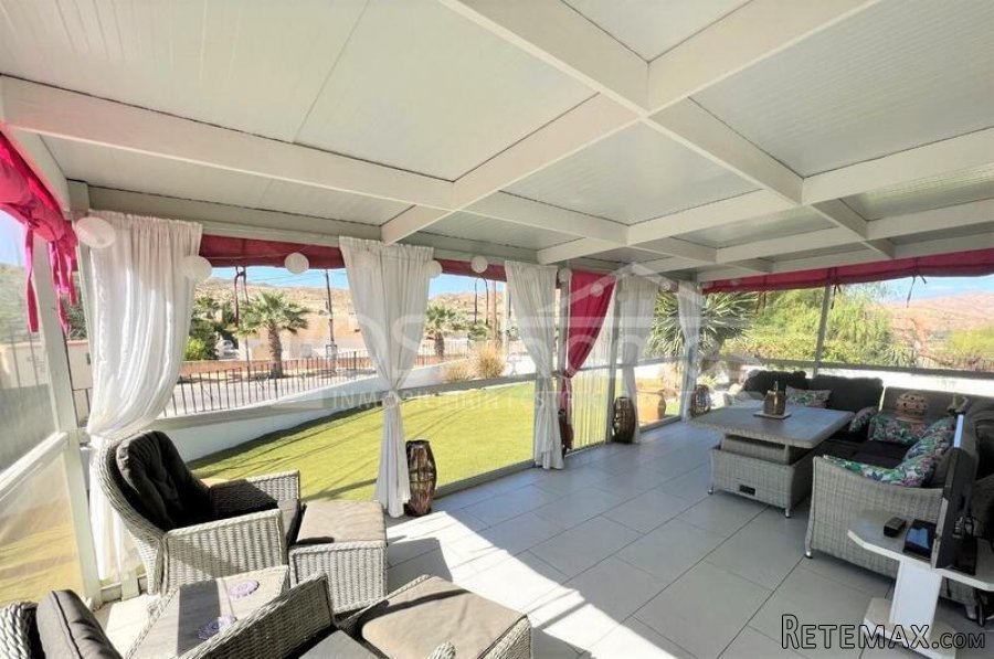 A very unusual 3 bed, 2 bath villa ot 133m2 with a mixture.. - 2