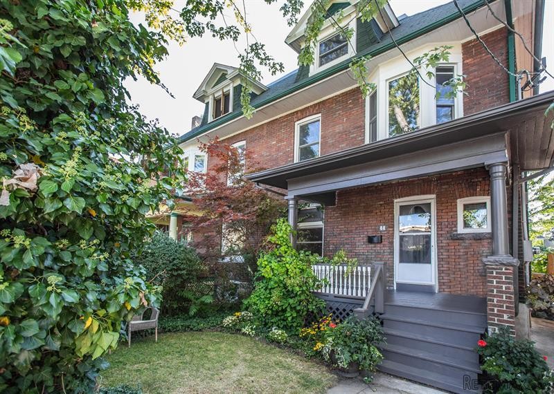 Property For Sale: 44 Grace St., Toronto