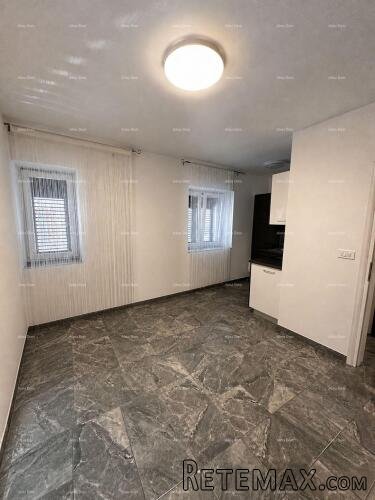 Renovirani stan u centru Pule, 50 m² s podnim grijanjem i.. - 2