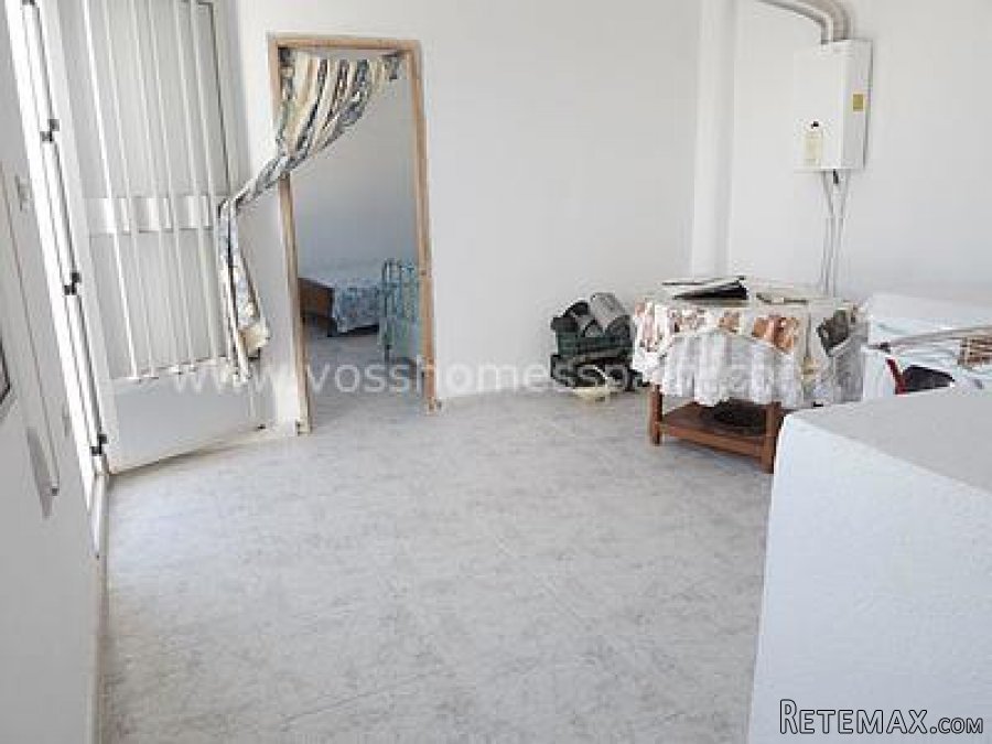 An amazing bargain - A habitable 2 storey, 3 bed, 1 bath.. - 3