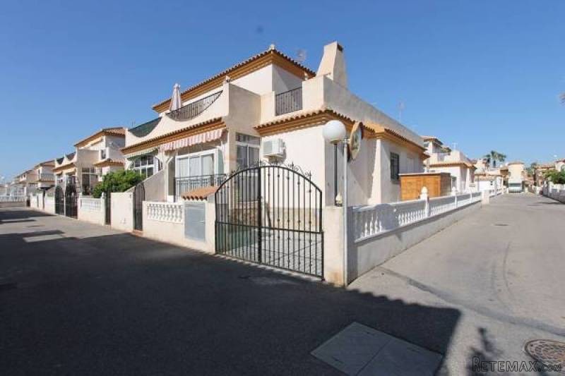 2 Bedroom 2 Bathroom Townhouse In Playa..