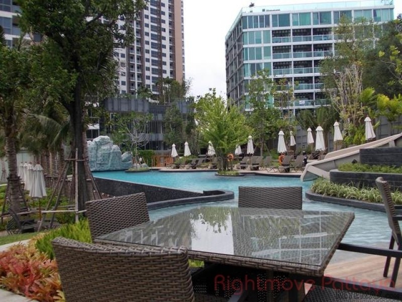 2 Bedroom Condo for sale in Pattaya -..