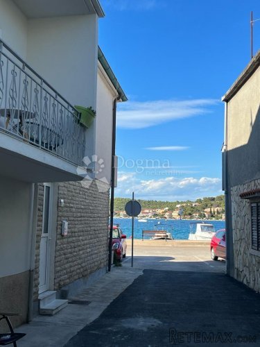 TISNO KUĆA U PRVOM REDU DO MORA ODLIČNA PRILIKA - 5