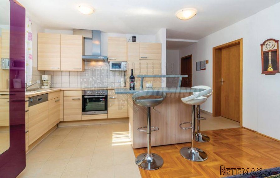 Apartman s 3 sobe i okućnicom! Uvala Soline! - 8
