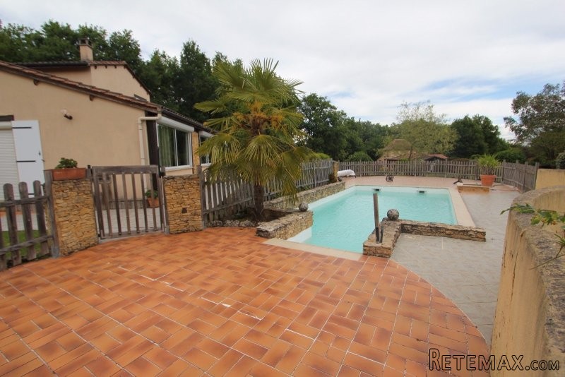 Quailty House with Swimming Pool