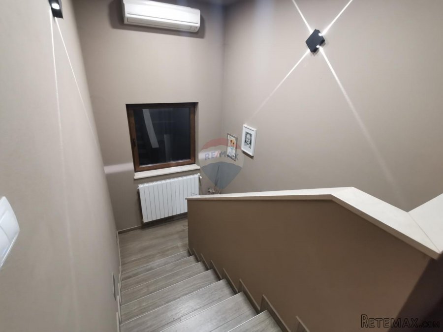 KASTAV - samostojeća kuća s bazenom - 10