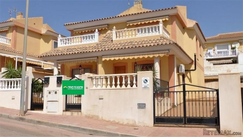 4 Bedrooms - Chalet - Murcia - For Sale