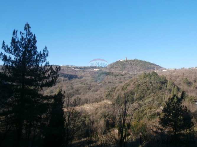 ISTRA, RABAC, TEREN S GRAĐEVINSKOM DOZVOLOM, POVOLJNO!