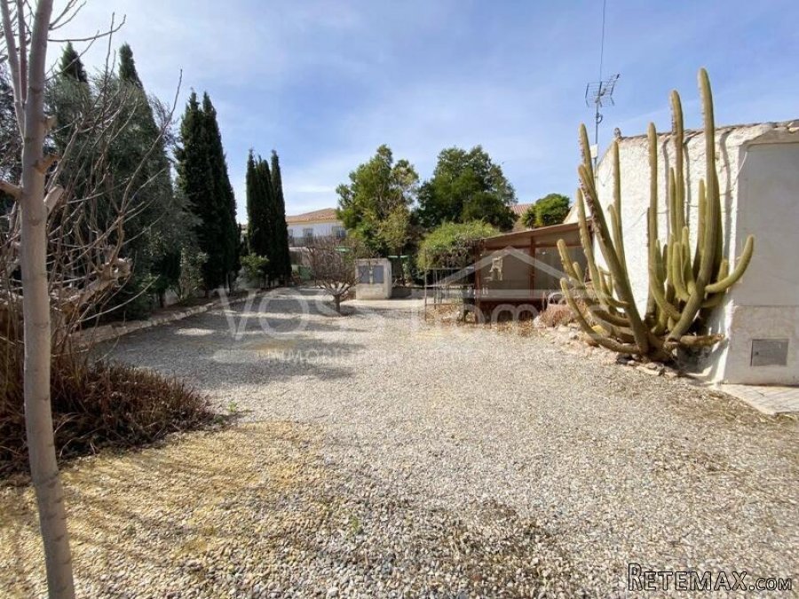 NEW & EXCLUSIVE LISTING FOR VOSS HOMES - A recently.. - 4