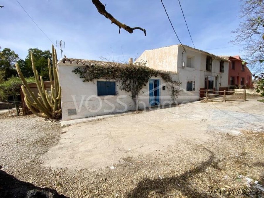 NEW & EXCLUSIVE LISTING FOR VOSS HOMES - A recently.. - 5