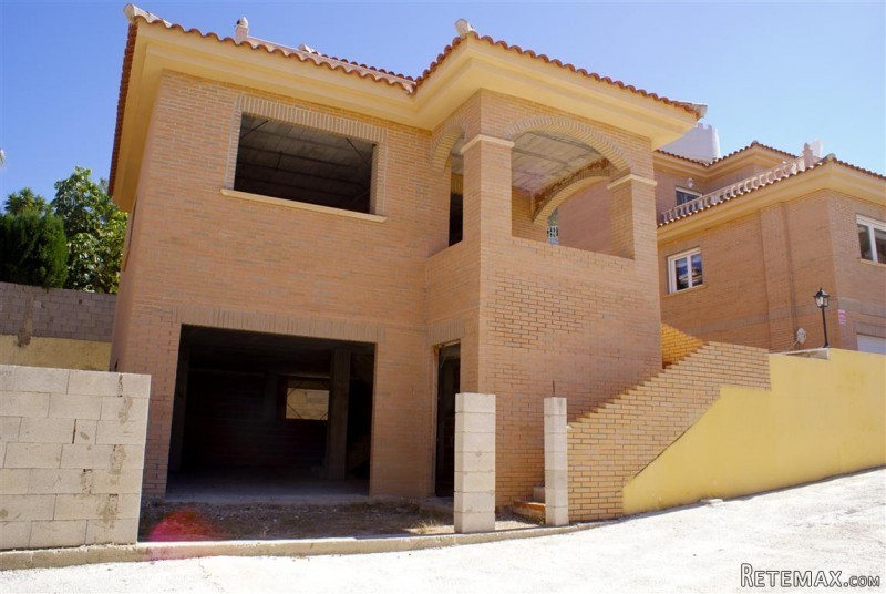 4 Bedroom 4 Bathroom Villa In Ciudad..