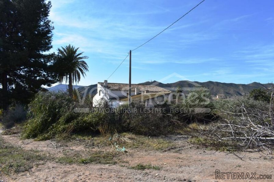 Large country style property, with 7051m2 of urbanisable.. - 7