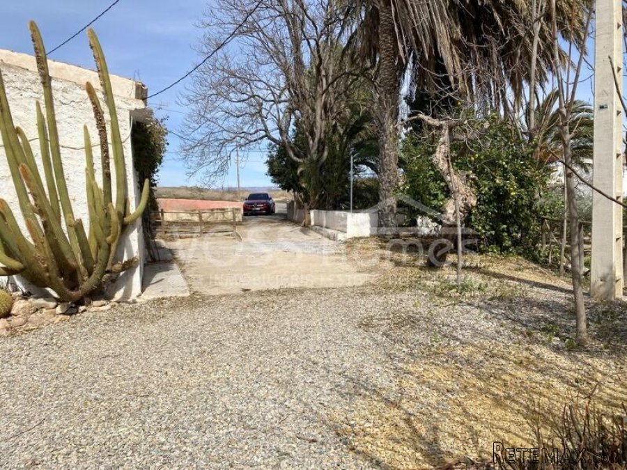NEW & EXCLUSIVE LISTING FOR VOSS HOMES - A recently.. - 7