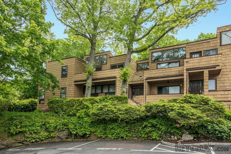 3 bedroom Commercial Property For Sale:..