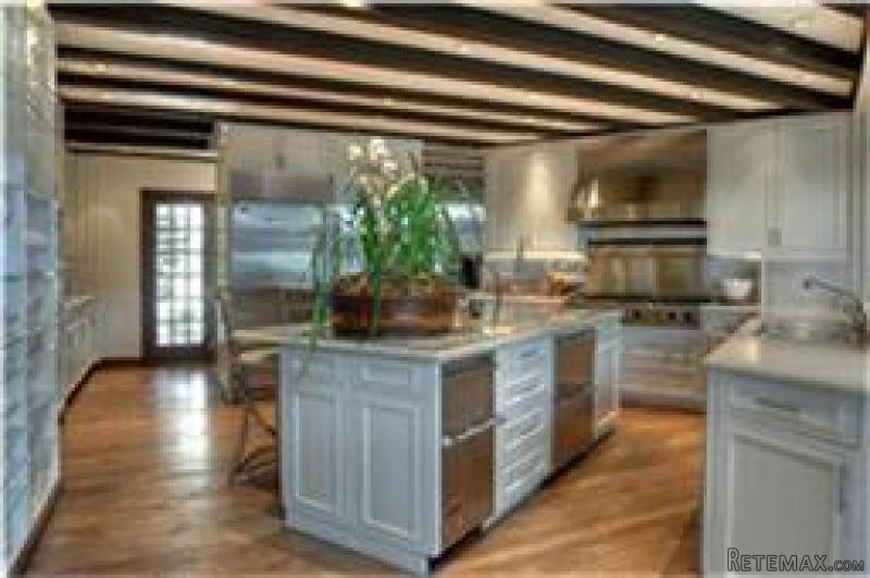 3 bedroom House For Sale: 13 Tiel Way.. - 2