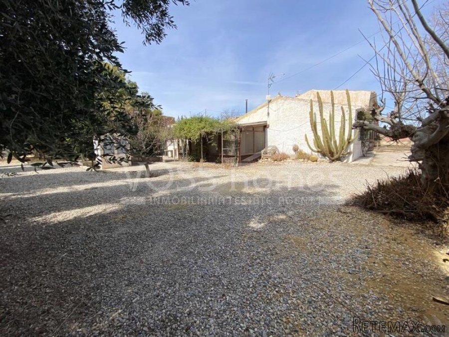 NEW & EXCLUSIVE LISTING FOR VOSS HOMES - A recently.. - 8