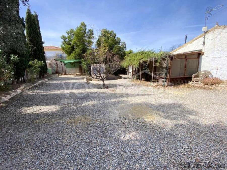 NEW & EXCLUSIVE LISTING FOR VOSS HOMES - A recently.. - 9