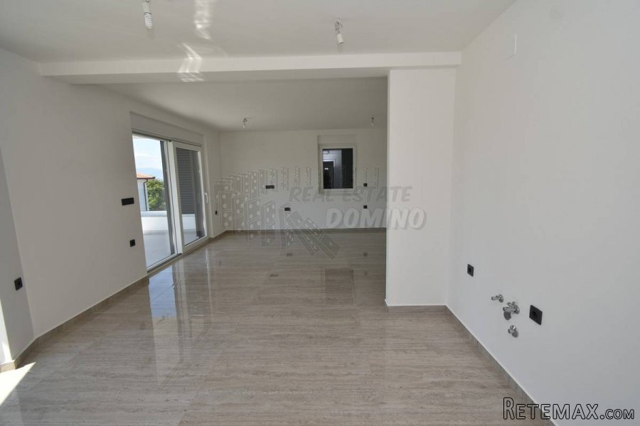 Njivice apartman na 400 m od mora, novogradnja! - 9