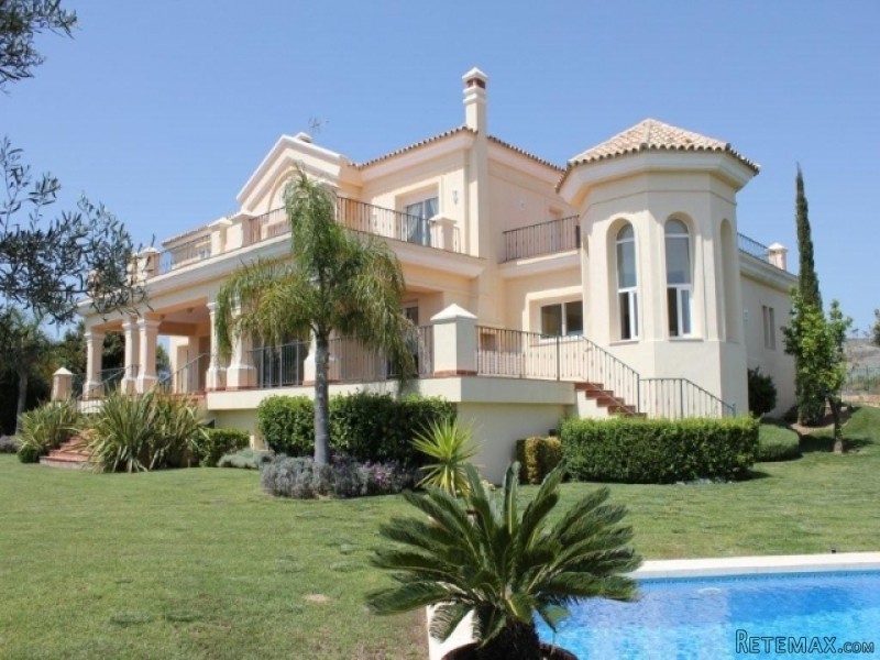 6 Bedroom Villa For Sale Situated In..