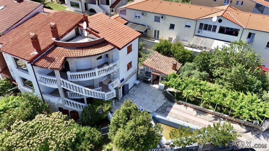 SAMO KOD NAS!! PULA,apartmanska kuća blizu centra sa ljetnom - 2