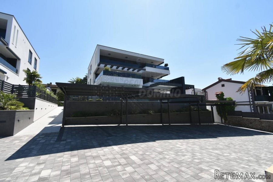 Prekrasan apartman s vlastitim bazenom 70 m od mora! Njivice - 3