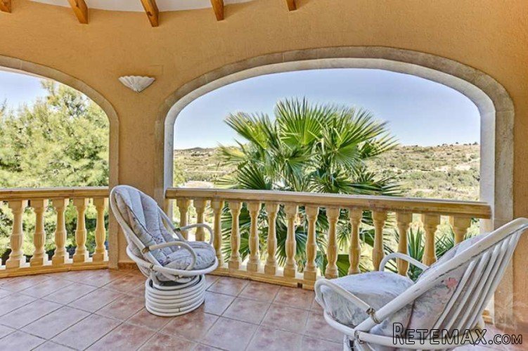 Detached villa located in a residential area on short.. - 4