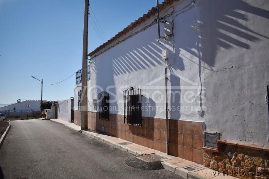 RENT TO BUY OPTION AVAILABLE. A spacious, 120m2.. - 4