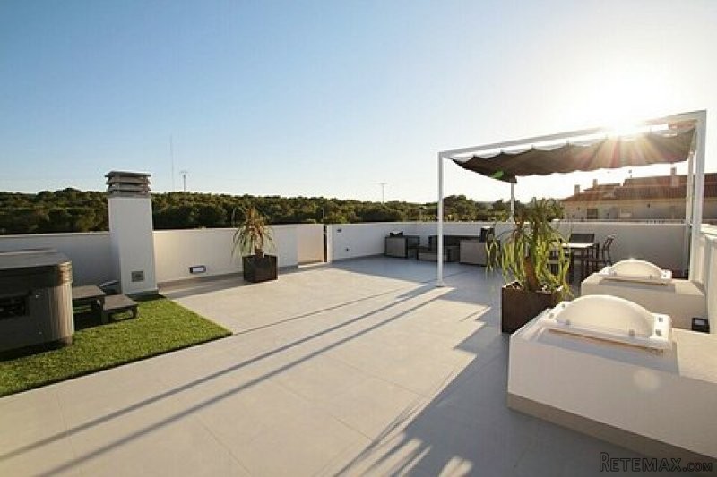 * FABULOUS NEW PENTHOUSE BEACH..