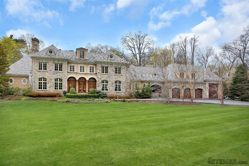 4 bedroom House For Sale: 3 Tallwoods..