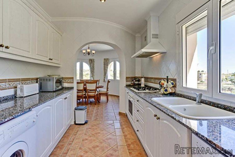 Detached villa located in a residential area on short.. - 7