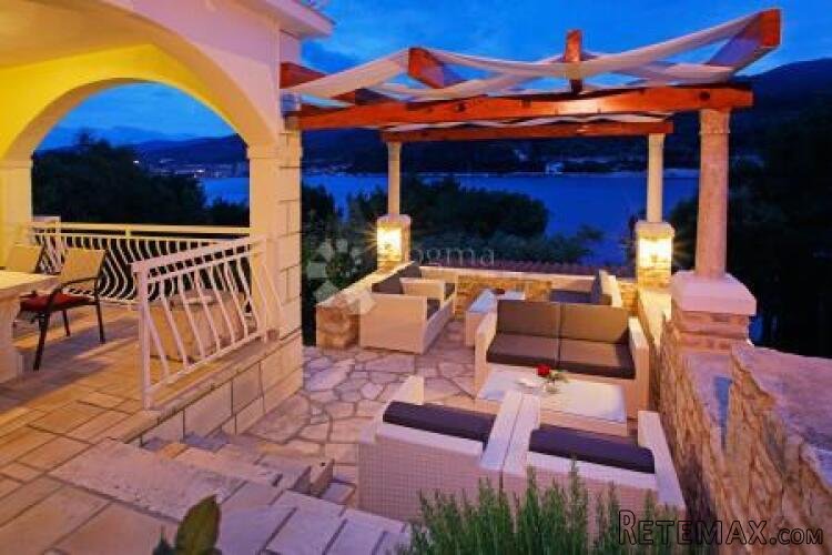Mali obiteljski hotel, prvi red do mora, Vela Luka