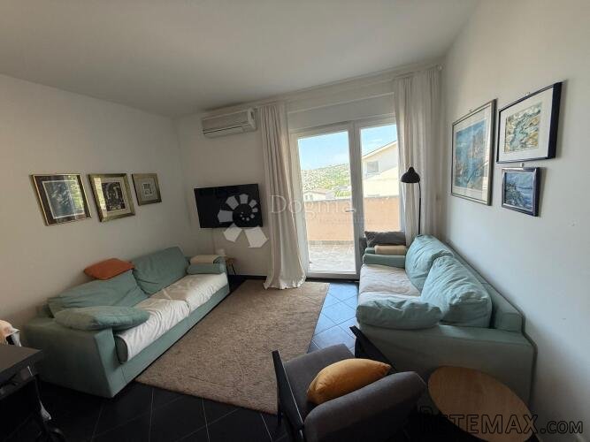 NOV MODERAN NAMJEŠTEN APARTMAN 200 M OD MORA