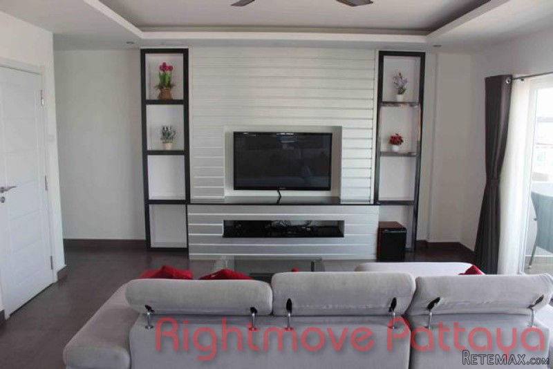 1 Bedroom Condo for sale in Pratumnak -.. - 2