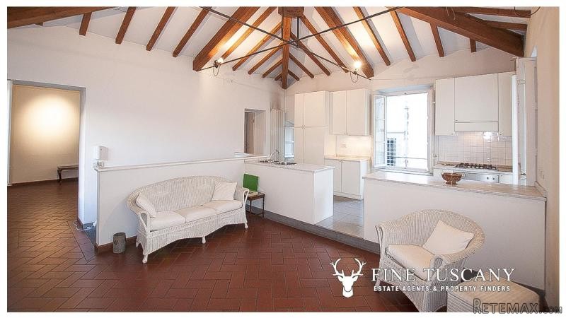 House for sale in Lucca, Tuscany, Italy