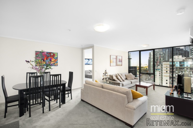 Southpoint Tower Living with 2..