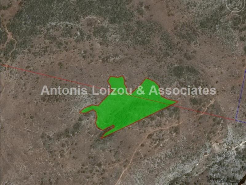 25,419 m2 field in Neo Chorio with..