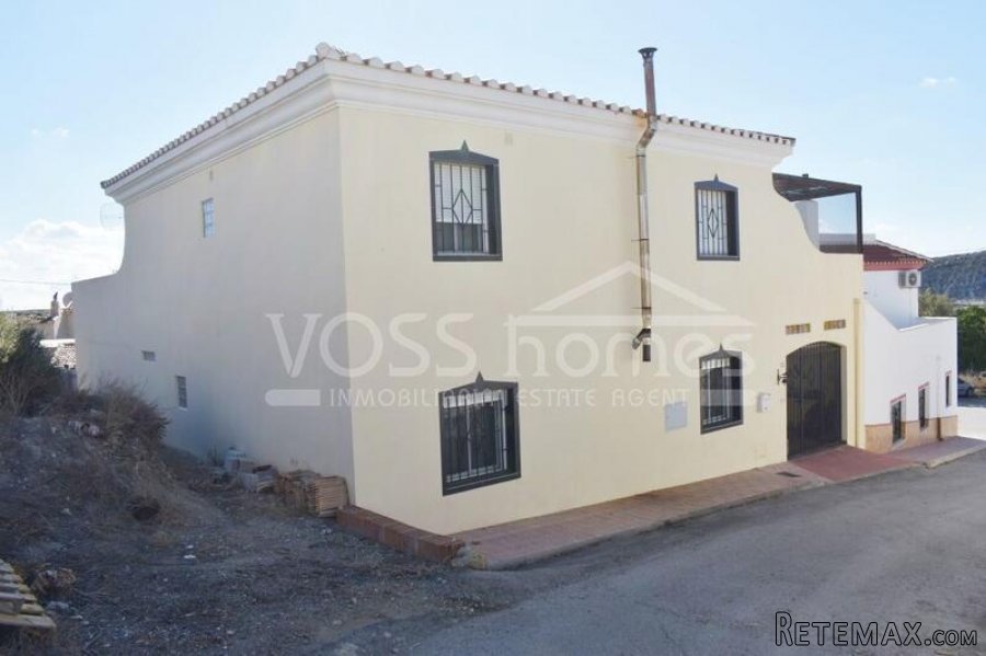 NEW & EXCLUSIVE LISTING TO VOSS HOMES - A, large (207m2).. - 2