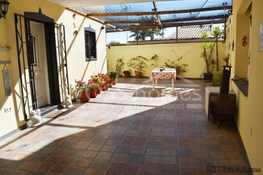 NEW & EXCLUSIVE LISTING TO VOSS HOMES - A, large (207m2).. - 4