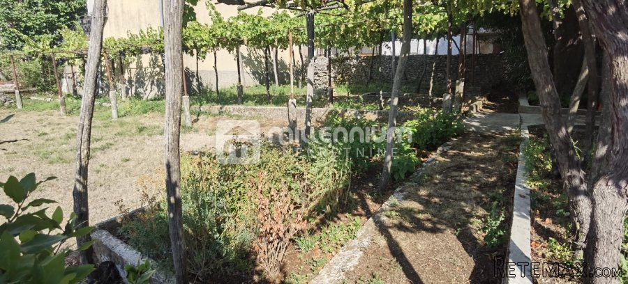 Istra, Nedešćina, kuća s garažom i velikom okućnicom - 5