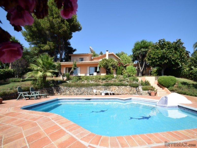 Villa With Lots Of Potential In And..