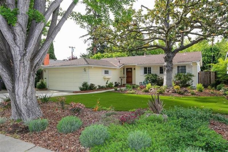 beautiful home in the sought after..